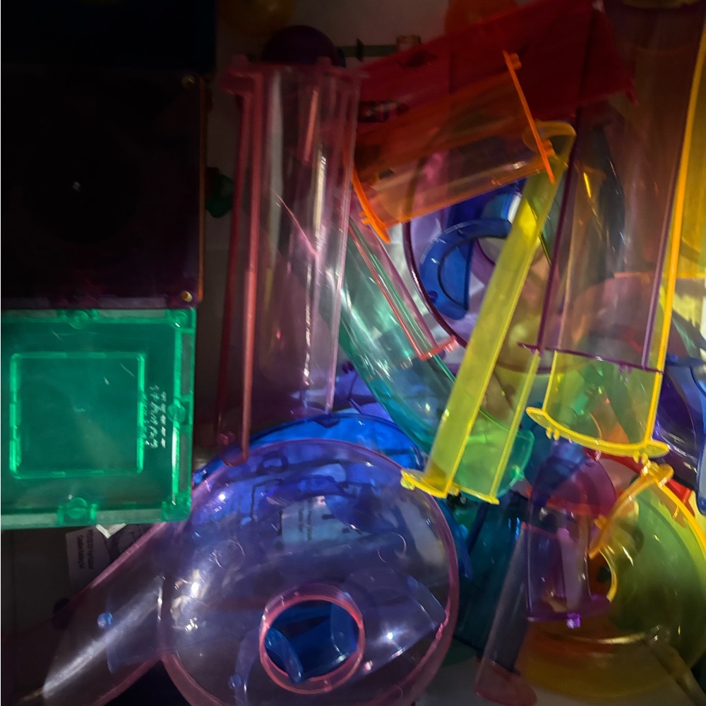 Magnetic Marble Run Set - Colorful Fun STEM learning!! - Picture 7 of 13